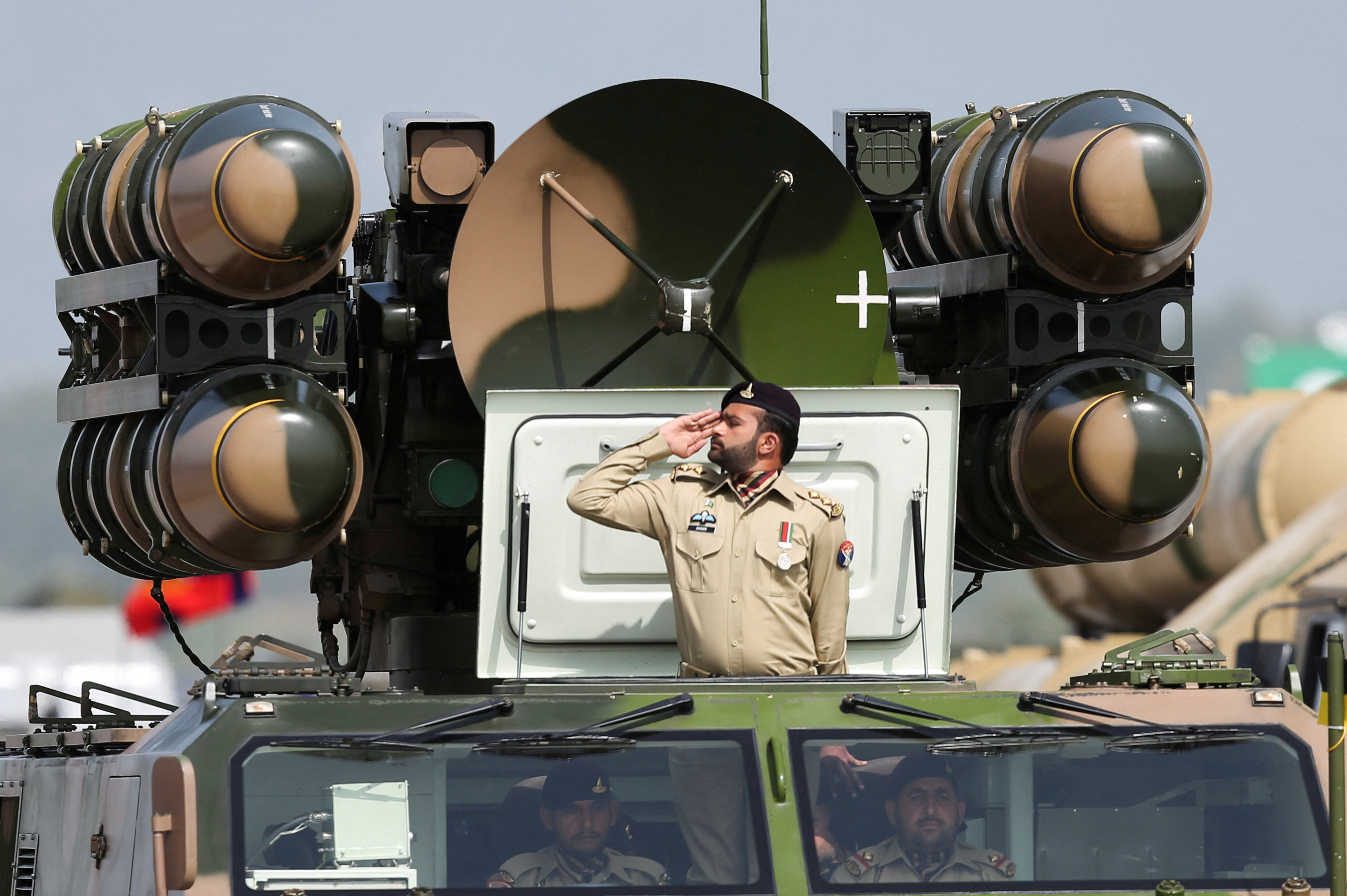 image Afghan Taliban forces target &#8216;several points&#8217; in Pakistan in retaliation for airstrikes