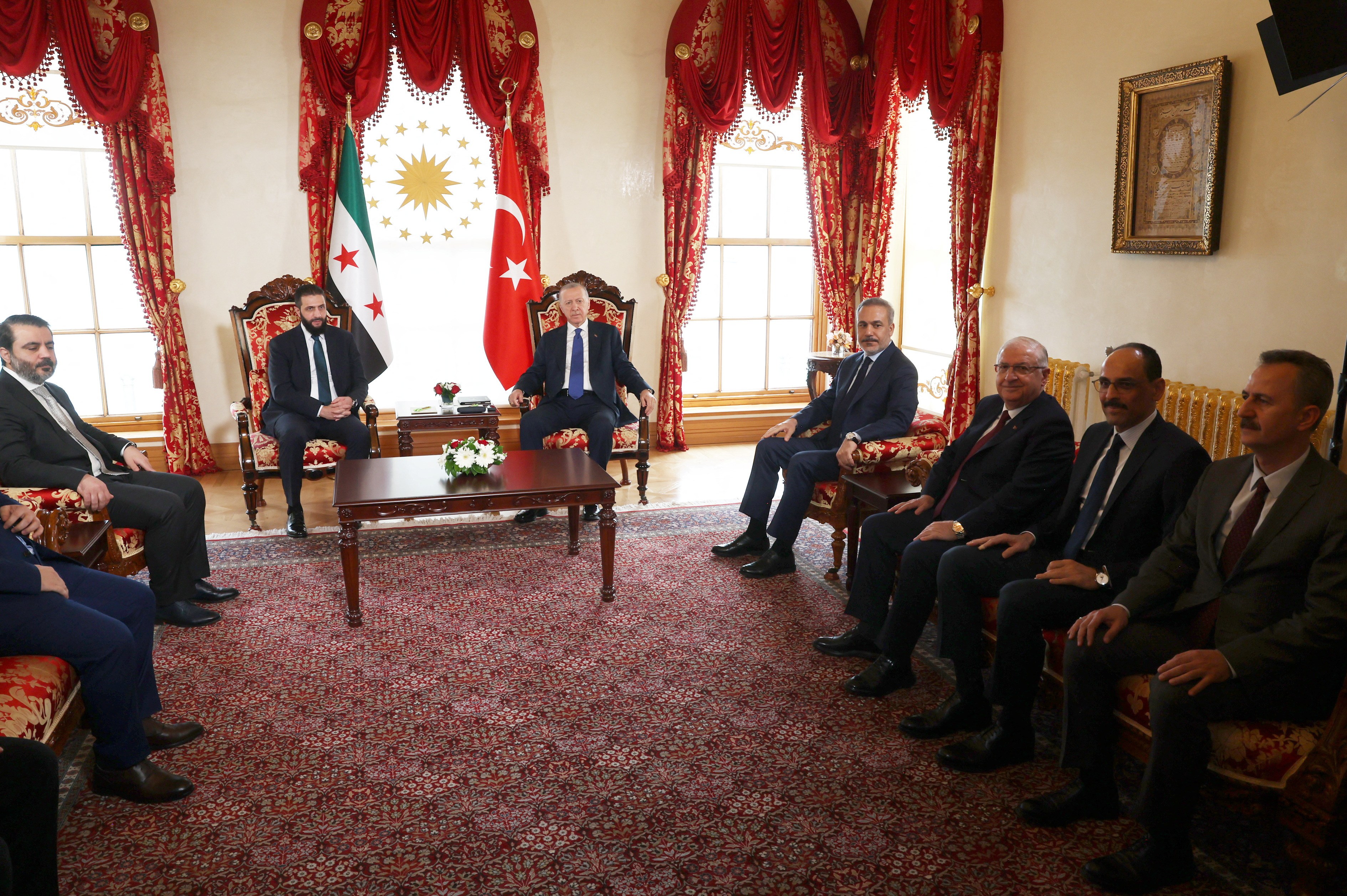 cover Erdogan tells Sharaa Turkey welcomes lifting of Syria sanctions